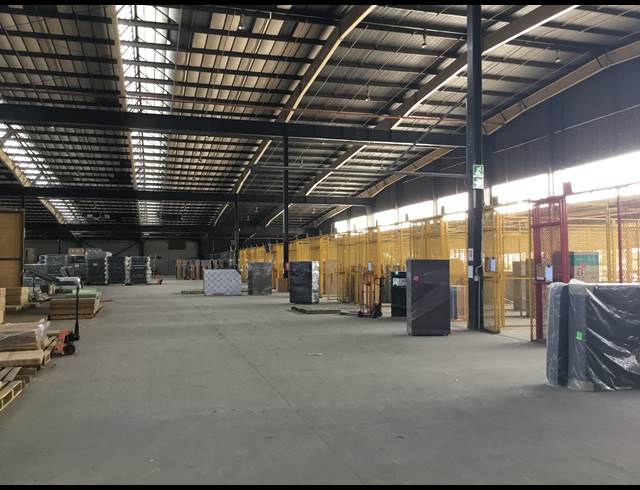 32,966M² WAREHOUSE TO LET IN ROODEKOP
